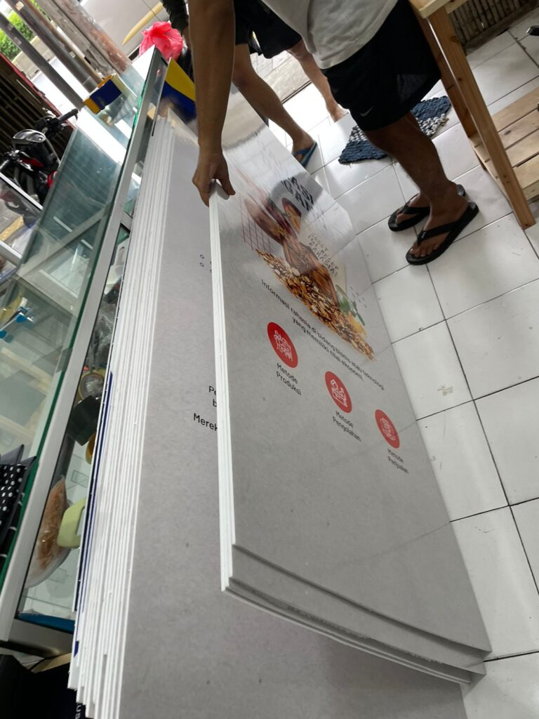 tempat bikin stiker poster foamboard terdekat near jakarta selatan buka 24 jam